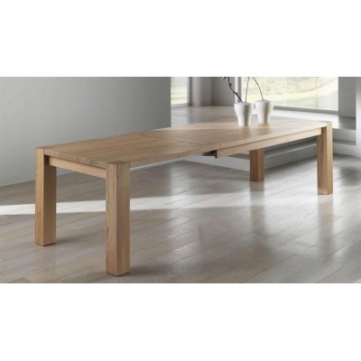 Extendable wooden table with handicraft solid oak